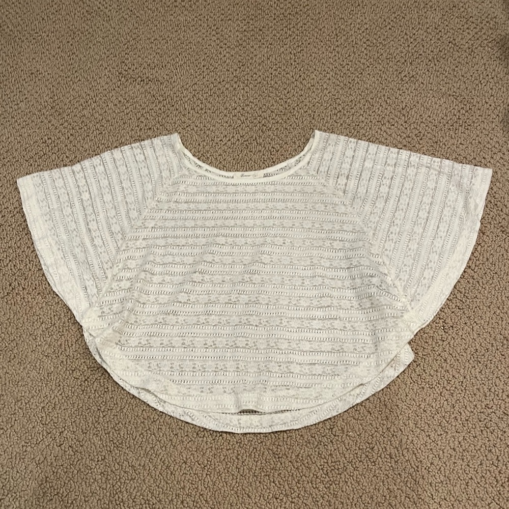 White lace float sleeve tee